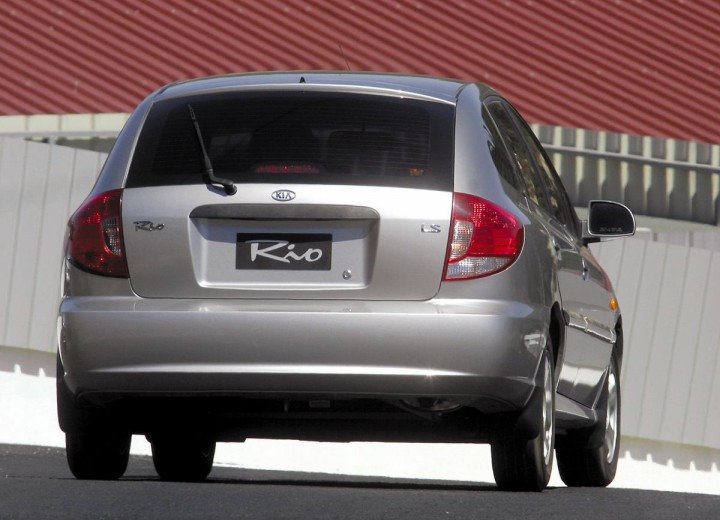 Caractéristiques techniques de Kia Rio I Hatchback - picture 3