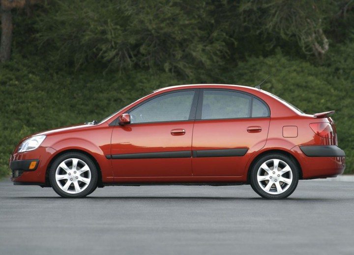 Caractéristiques techniques de Kia Rio II Sedan - picture 2