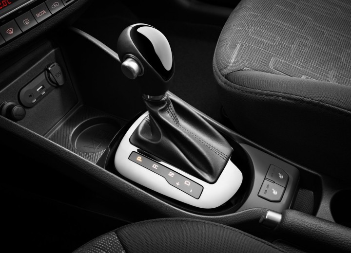 Technical specifications and characteristics for【Kia Rio III Sedan Restyling】 - picture 9