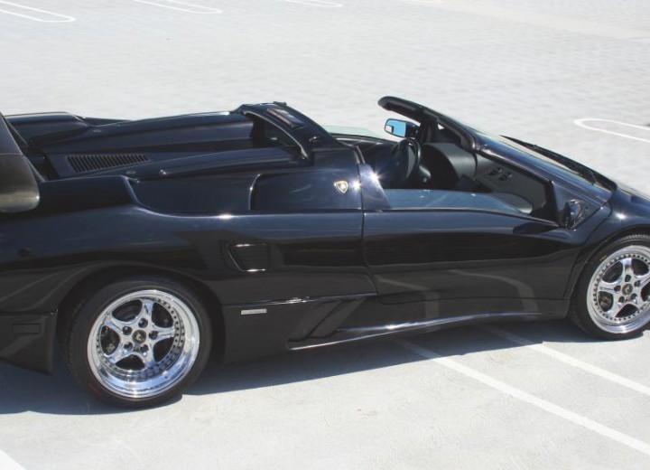 Caractéristiques techniques de Lamborghini Diablo Roadster - picture 3