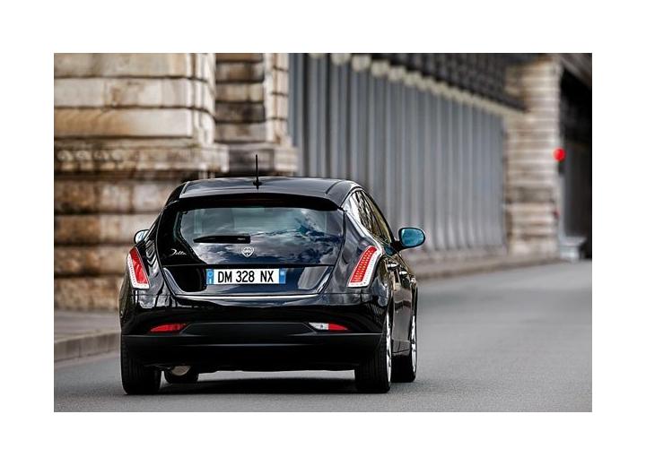Technical specifications and characteristics for【Lancia Delta III】 - picture 8