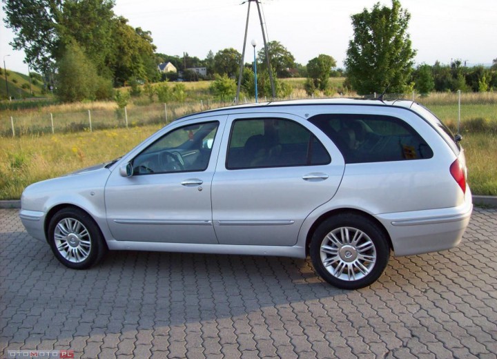 Caractéristiques techniques de Lancia Lybra SW (839) - picture 2