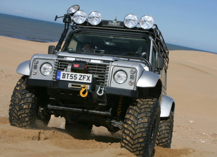 Especificaciones técnicas de Land Rover Defender 110 - picture 8