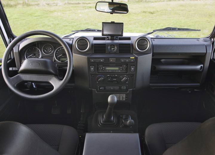 Especificaciones técnicas de Land Rover Defender 110 - picture 15
