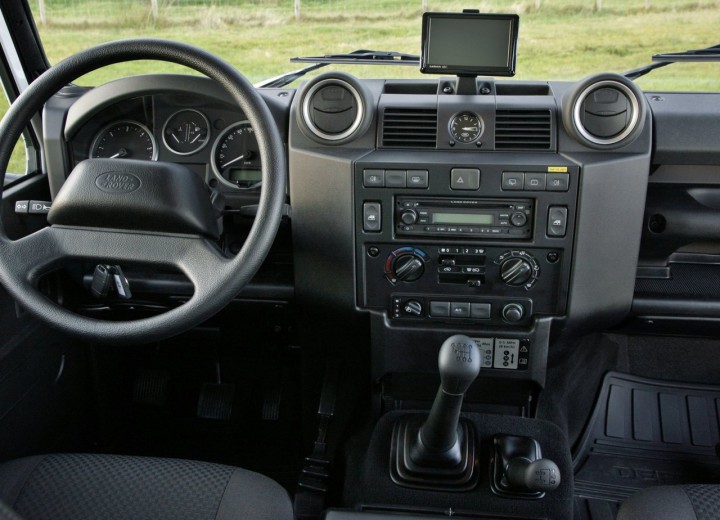 Τεχνικά χαρακτηριστικά για Land Rover Defender 90 - picture 20
