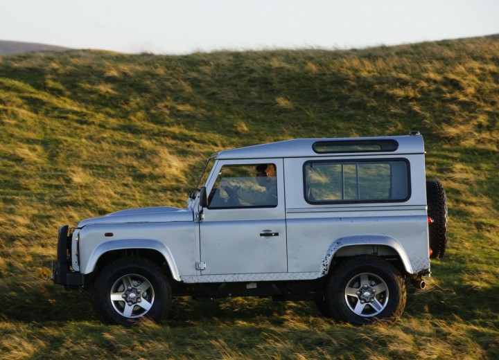 Τεχνικά χαρακτηριστικά για Land Rover Defender 90 - picture 18