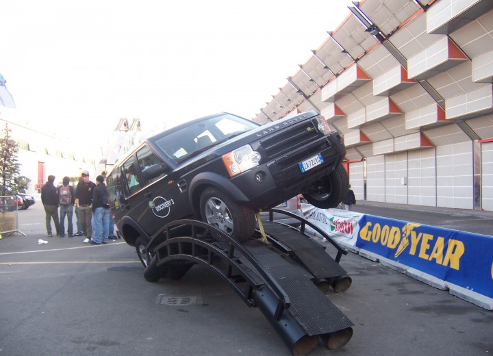 Technical specifications and characteristics for【Land Rover Discovery III】 - picture 9