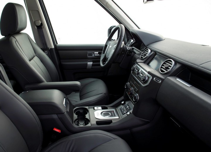 Technical specifications and characteristics for【Land Rover Discovery IV Restyling】 - picture 4