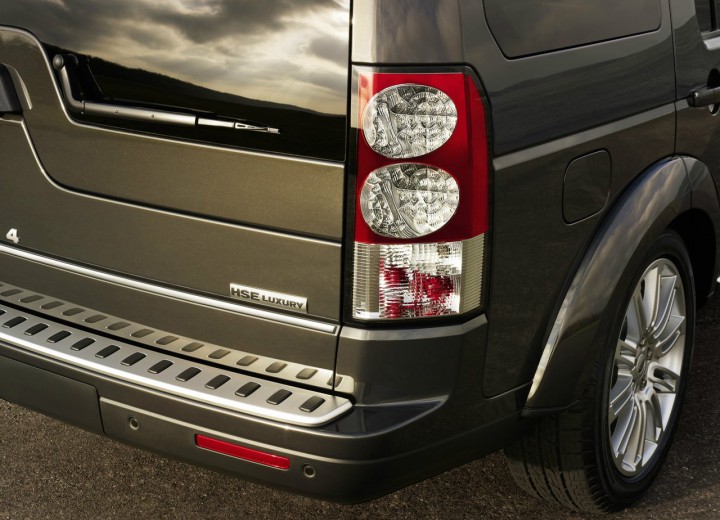 Technical specifications and characteristics for【Land Rover Discovery IV】 - picture 12