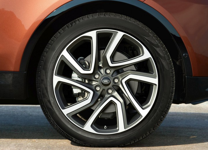 Technical specifications and characteristics for【Land Rover Discovery V】 - picture 14