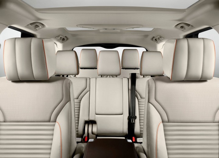 Technical specifications and characteristics for【Land Rover Discovery V】 - picture 12