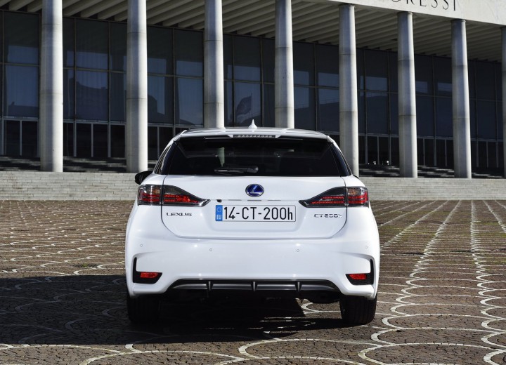 Caractéristiques techniques de Lexus CT Restyling - picture 9