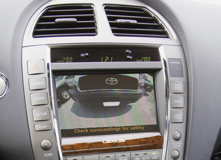Caractéristiques techniques de Lexus ES V Restyling - picture 9