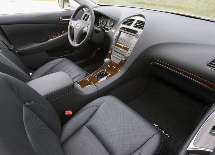 Caractéristiques techniques de Lexus ES V Restyling - picture 7