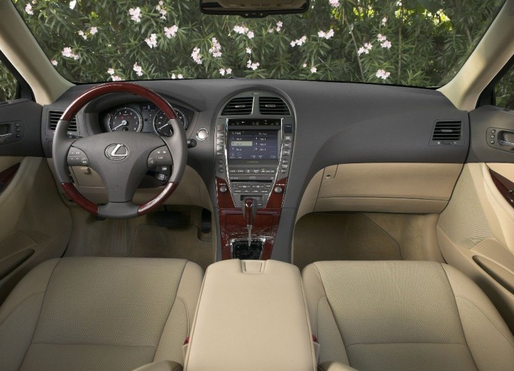 Caractéristiques techniques de Lexus ES V - picture 6