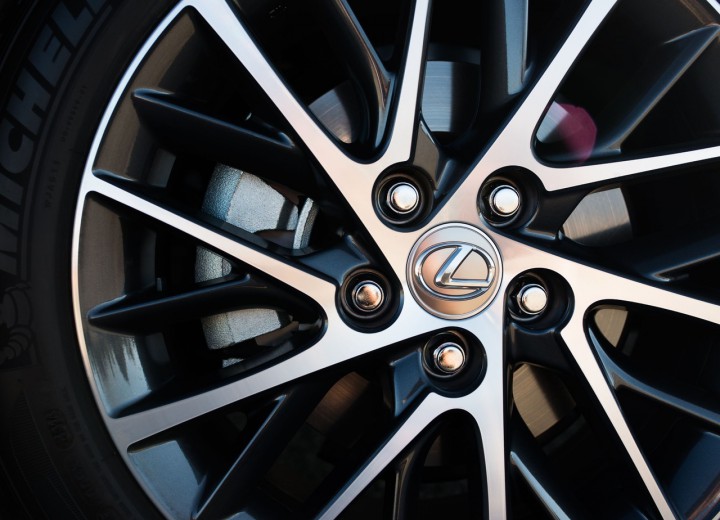 Caractéristiques techniques de Lexus ES VI Restyling - picture 15