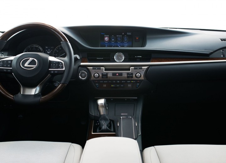 Caractéristiques techniques de Lexus ES VI Restyling - picture 7