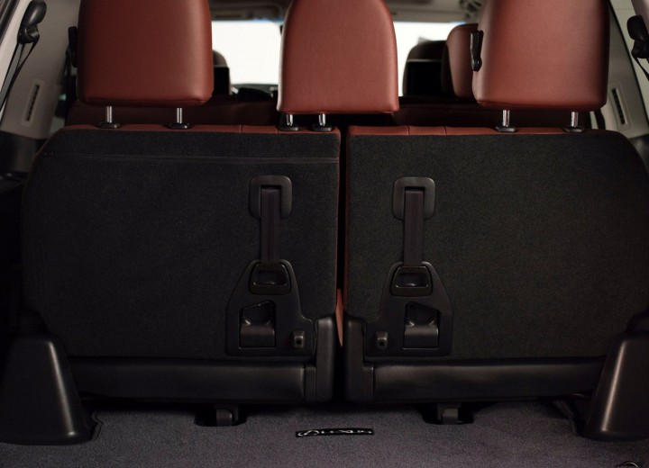 Technical specifications and characteristics for【Lexus LX III Restyling II】 - picture 16