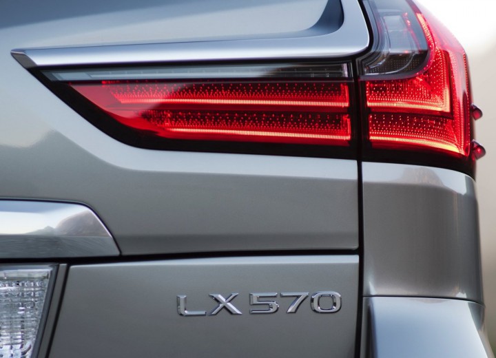 Technical specifications and characteristics for【Lexus LX III Restyling II】 - picture 7