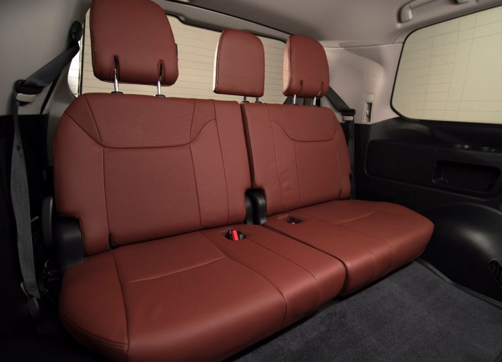 Technical specifications and characteristics for【Lexus LX III Restyling II】 - picture 15