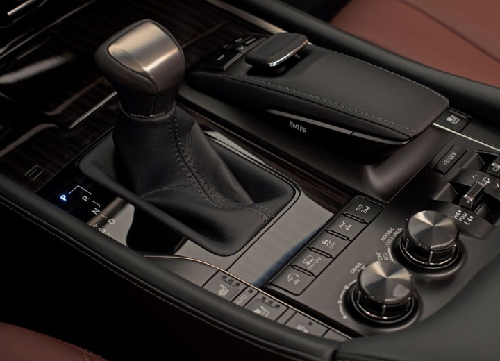 Technical specifications and characteristics for【Lexus LX III Restyling II】 - picture 17