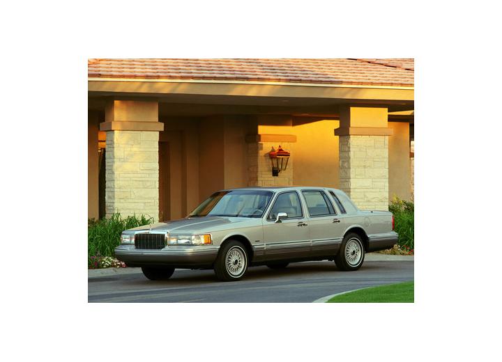 Technical specifications and characteristics for【Lincoln Town Car】 - picture 5