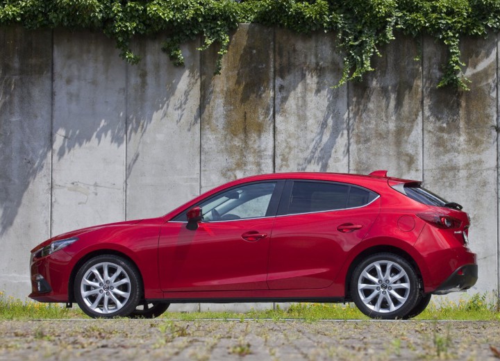 Technical specifications and characteristics for【Mazda Mazda 3 III Hatchback】 - picture 3