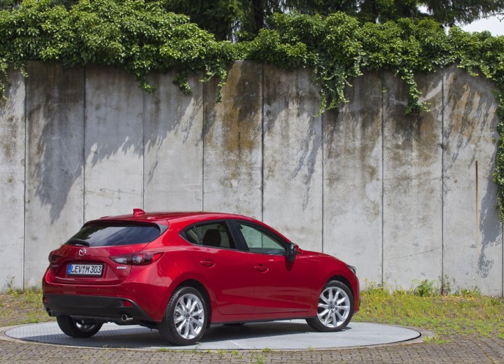 Technical specifications and characteristics for【Mazda Mazda 3 III Hatchback】 - picture 4