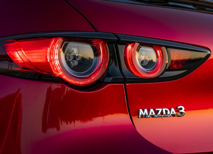 Технические характеристики о Mazda Mazda 3 IV (BP) Hatchback - picture 16