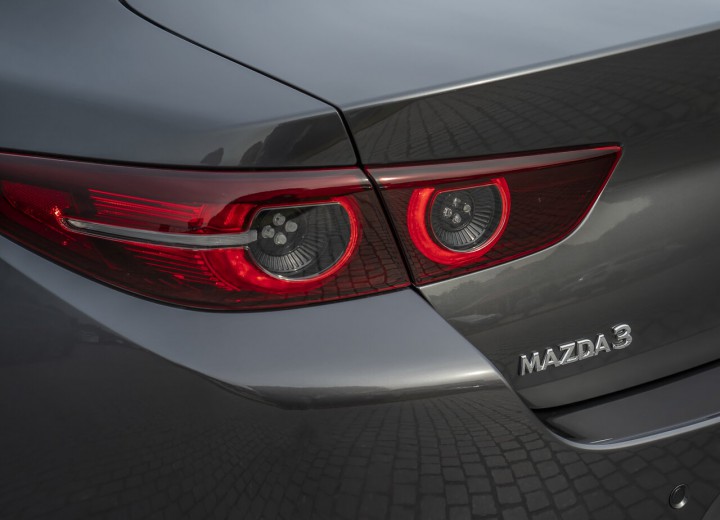 Технические характеристики о Mazda Mazda 3 IV (BP) Sedan - picture 16