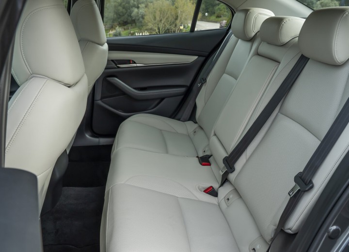 Технические характеристики о Mazda Mazda 3 IV (BP) Sedan - picture 11