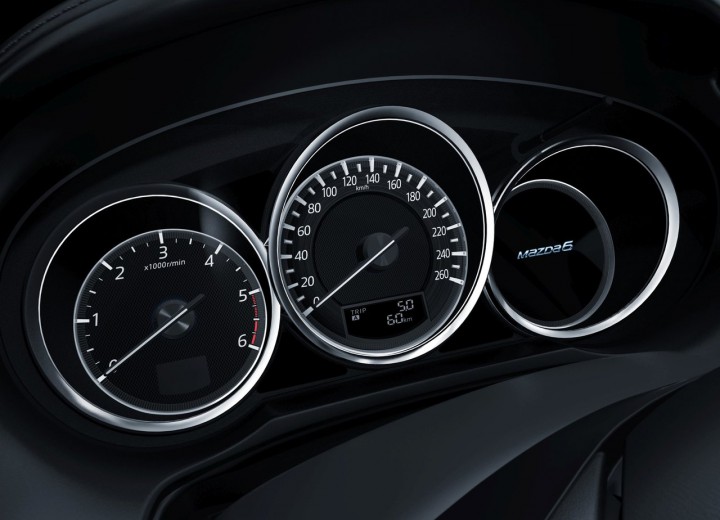 Technical specifications and characteristics for【Mazda Mazda 6 III Restyling】 - picture 11