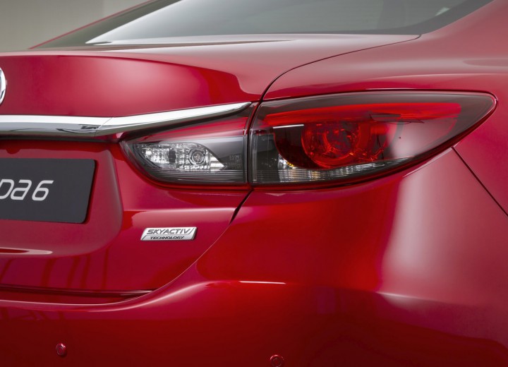 Technical specifications and characteristics for【Mazda Mazda 6 III Restyling】 - picture 16