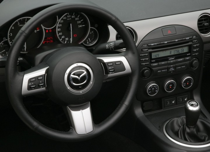 Technische Daten und Spezifikationen für Mazda Mx-5 III Restyling - picture 11