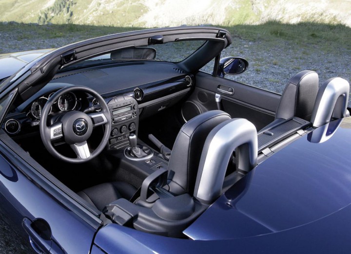 Technical specifications and characteristics for【Mazda Mx-5 (III)】 - picture 14