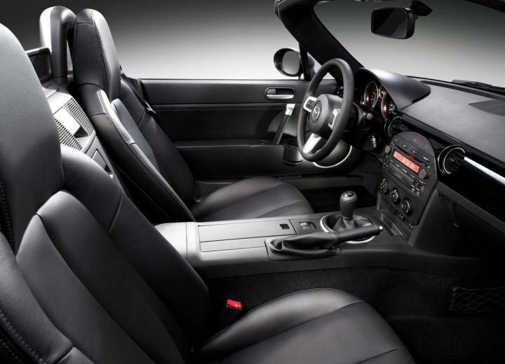 Technical specifications and characteristics for【Mazda Mx-5 (III)】 - picture 13