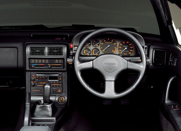 Technische Daten und Spezifikationen für Mazda RX 7 II (FC) - picture 4