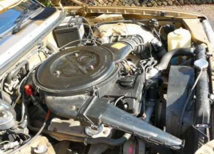 Caractéristiques techniques de Mercedes-Benz 200 (W123) - picture 9