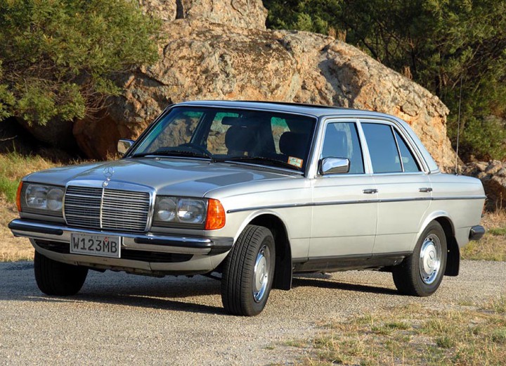 Technische Daten und Spezifikationen für Mercedes-Benz 230 (W123) - picture 1