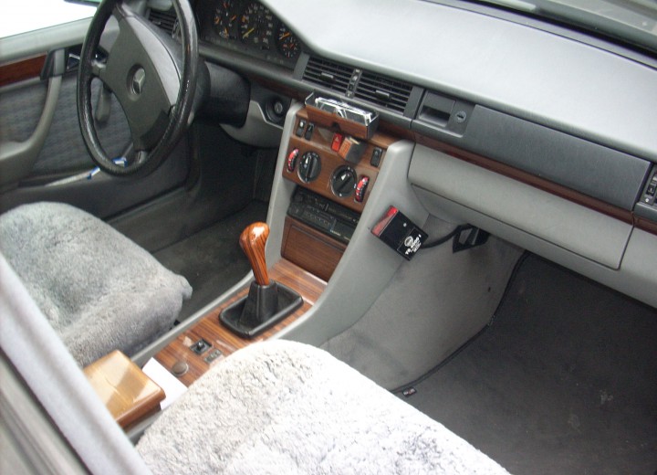 Technische Daten und Spezifikationen für Mercedes-Benz 230 (W124) - picture 4