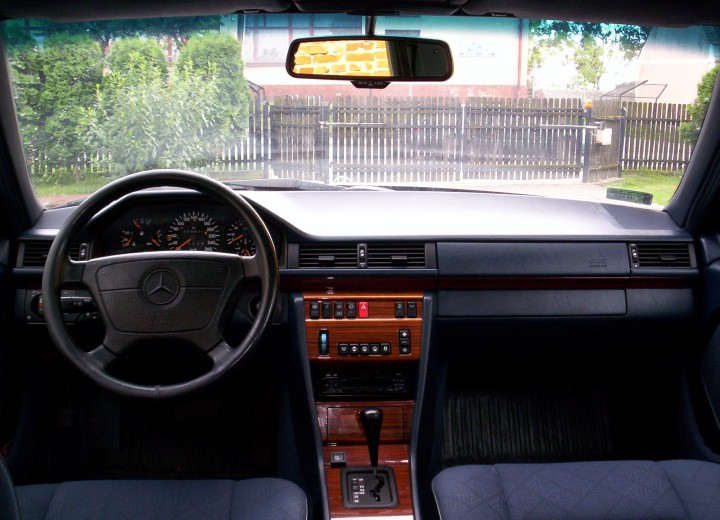 Технически характеристики за Mercedes-Benz 280 (W124) - picture 4