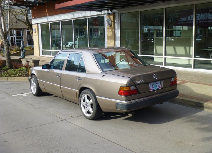 Technische Daten und Spezifikationen für Mercedes-Benz 300 (W124) - picture 2