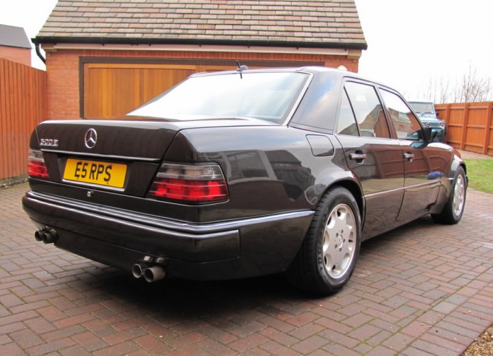 Technical specifications and characteristics for【Mercedes-Benz 500 (W124)】 - picture 4