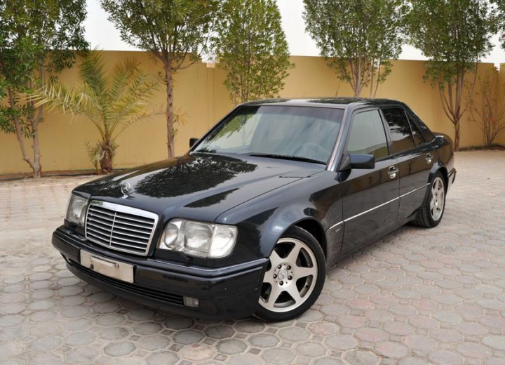 Technical specifications and characteristics for【Mercedes-Benz 500 (W124)】 - picture 2