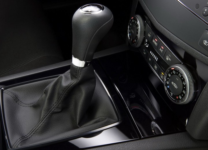 Caractéristiques techniques de Mercedes-Benz C-klasse T-mod (S204) - picture 21