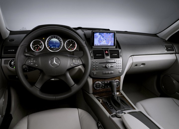 Caractéristiques techniques de Mercedes-Benz C-klasse T-mod (S204) - picture 8