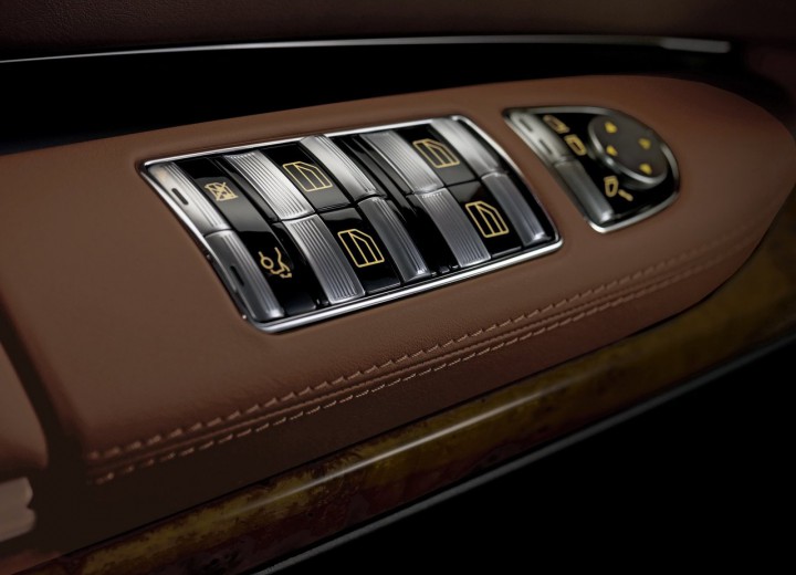 Technical specifications and characteristics for【Mercedes-Benz CL-klasse III (C216)】 - picture 10