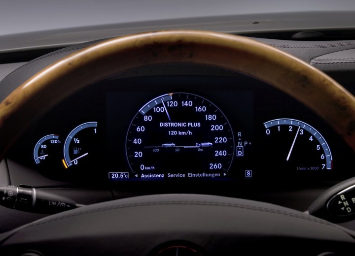 Technical specifications and characteristics for【Mercedes-Benz CL-klasse III (C216)】 - picture 9