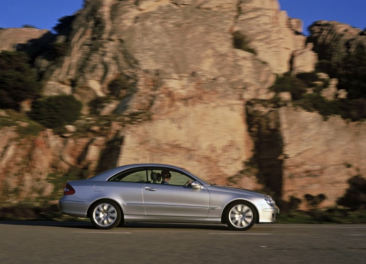Technical specifications and characteristics for【Mercedes-Benz CLK-klasse II (W209) Restyling】 - picture 2
