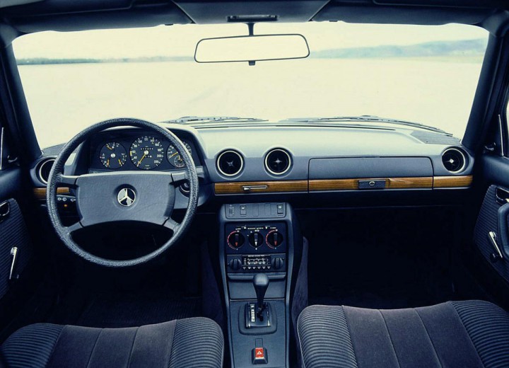 Caratteristiche tecniche di Mercedes-Benz Coupe (C123) - picture 3